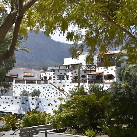 2 * Santa Lucia